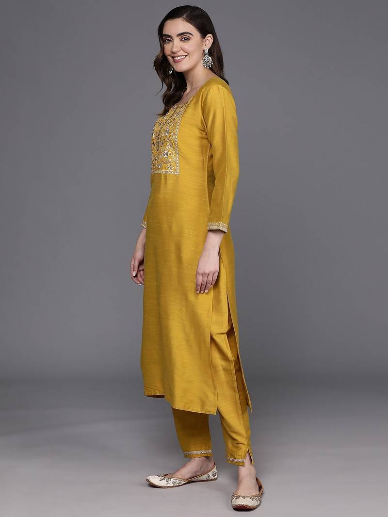 Floral Embroidered Chanderi Silk Kurta with Trousers & Dupatta