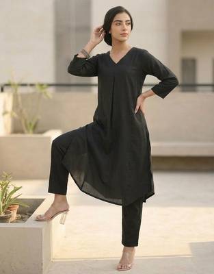 V Neck A-Line Kurta with Trousers 5