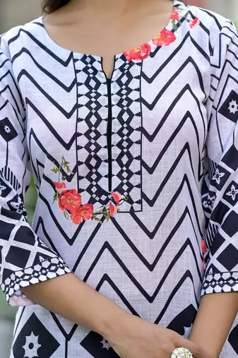 Geometric Printed Straight Kurta With Trousers & Dupatta