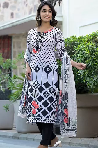 Geometric Printed Straight Kurta With Trousers & Dupatta