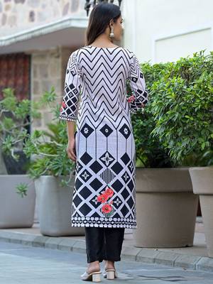 Geometric Printed Straight Kurta With Trousers & Dupatta 5
