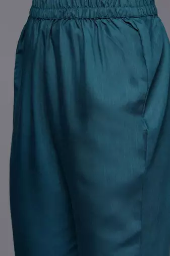 Floral Thread Work Yoke Sequinned Kurta with Trousers & Dupatta