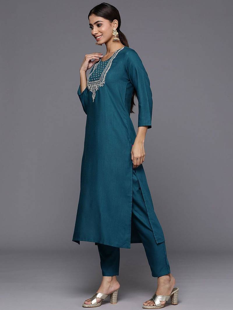 Floral Thread Work Yoke Sequinned Kurta with Trousers & Dupatta