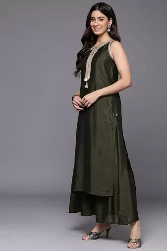 Ethnic Motifs Embroidered Sequinned Straight Kurta & Trousers With Dupatta