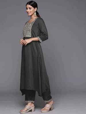 Women Green Yoke Design Sequinned Kurta with Trousers & With Dupatta 5