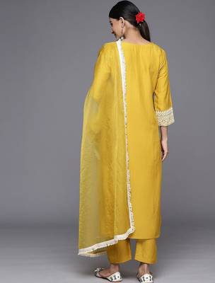 Floral Embroidered Straight Kurta with Trousers & Dupatta 6