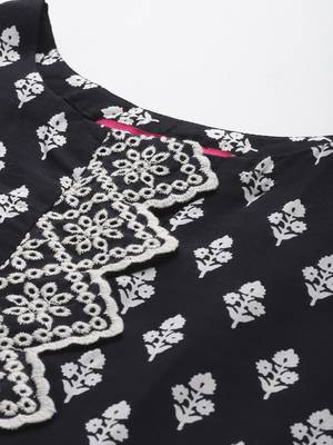 Floral Printed Thread Work Pure Silk Kurta With Trousers & Dupatta 2