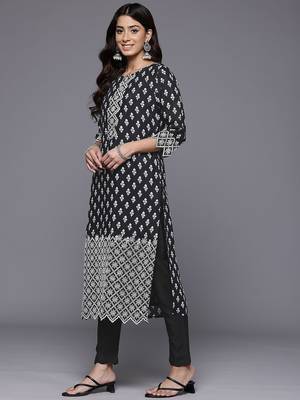 Floral Printed Thread Work Pure Silk Kurta With Trousers & Dupatta 5