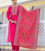 Floral Embroidered Regular Thread Work Kurta with Trousers & With Dupatta