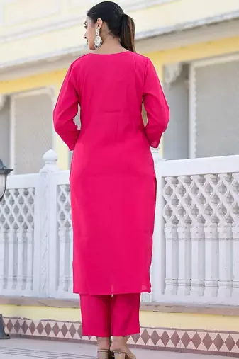 Floral Embroidered Regular Thread Work Kurta with Trousers & With Dupatta