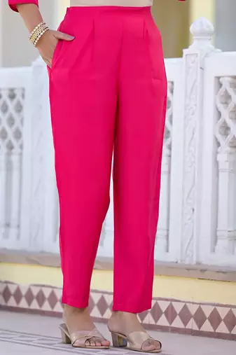 Floral Embroidered Regular Thread Work Kurta with Trousers & With Dupatta