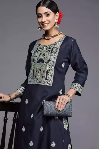 Women Navy Blue Ethnic Motifs Printed Liva Kurta with Trousers