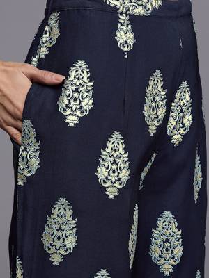 Women Navy Blue Ethnic Motifs Printed Liva Kurta with Trousers 4