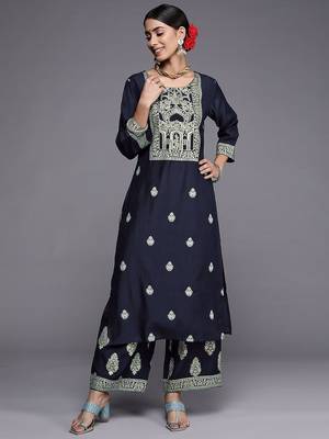 Women Navy Blue Ethnic Motifs Printed Liva Kurta with Trousers 1