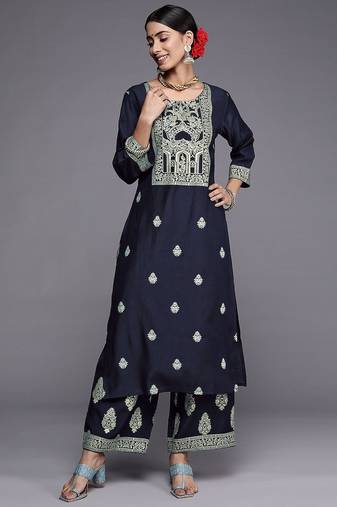 Women Navy Blue Ethnic Motifs Printed Liva Kurta with Trousers