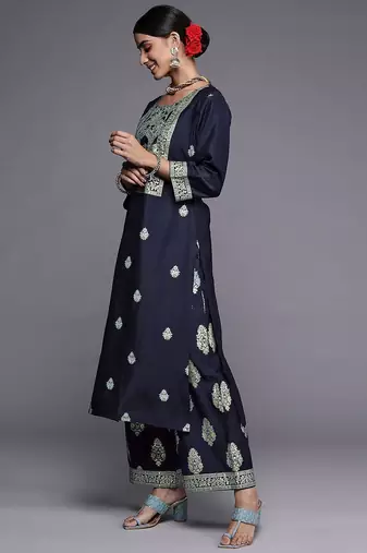 Women Navy Blue Ethnic Motifs Printed Liva Kurta with Trousers
