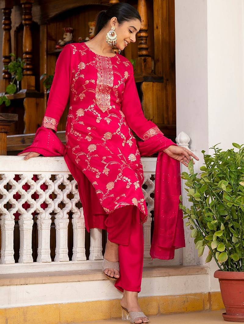 Regular Chanderi Silk Kurta with Trouser & Dupatta