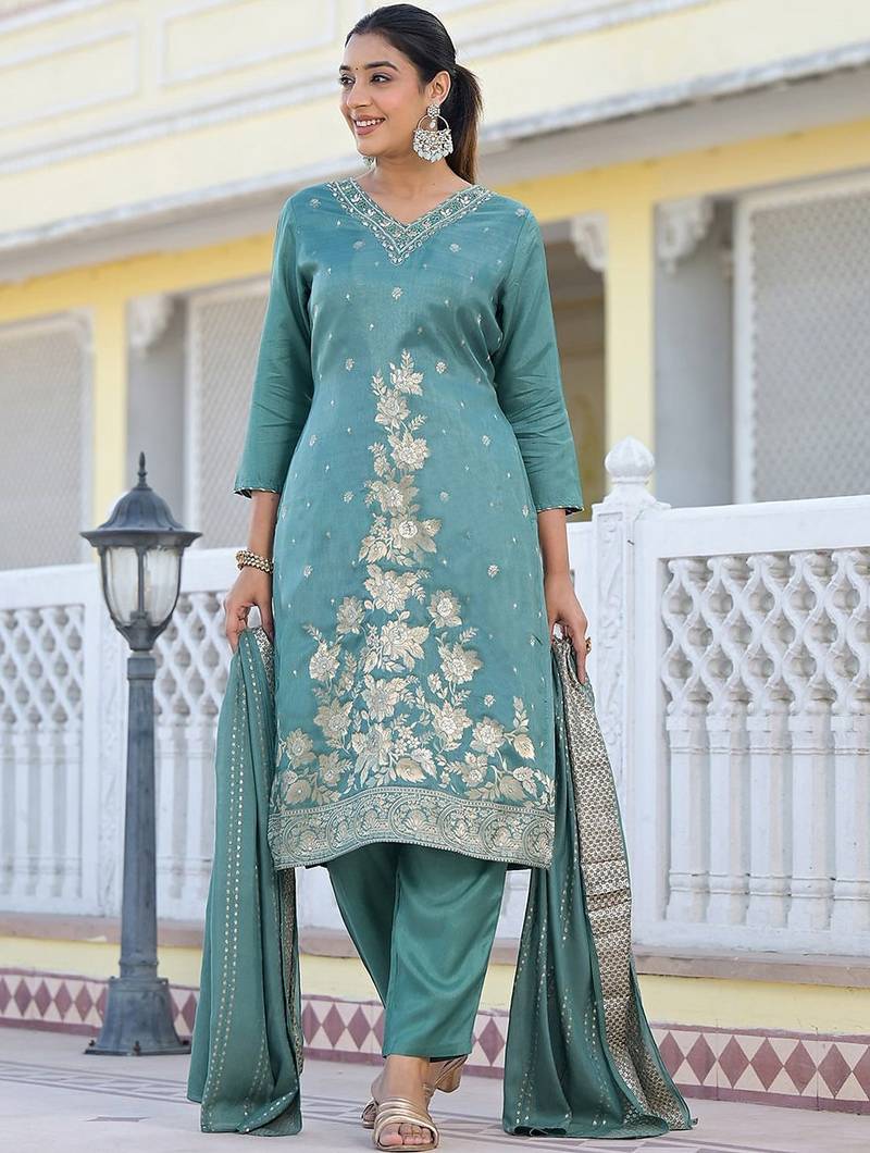 Floral Embroidered Regular Woven Design Pure Silk Kurta with Trouser & Dupatta