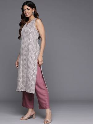 Mauve Floral Woven Design Sleeveless Straight Kurta with Palazzos 5