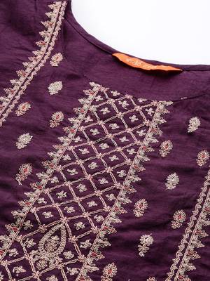 Women Purple & Cream Embroidered Gotta Patti Kurta with Trousers & Dupatta 2