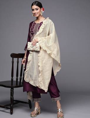 Women Purple & Cream Embroidered Gotta Patti Kurta with Trousers & Dupatta 8