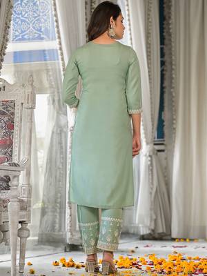 Ethnic Motifs Embroidered Regular Thread Work Kurta with Trousers & Dupatta 4