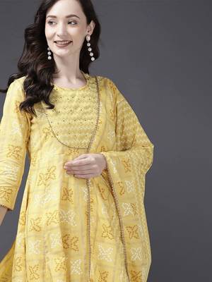 Women Yellow & White Bandhani Sequinned Kurta with Trousers & With Dupatta 2