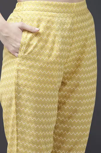 Women Yellow & White Bandhani Sequinned Kurta with Trousers & With Dupatta