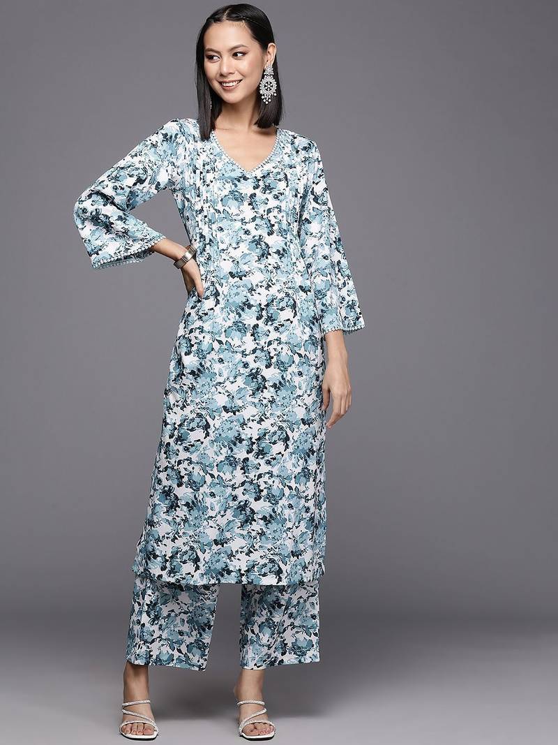 Women Floral Printed Regular Silk Crepe Kurta with Trousers