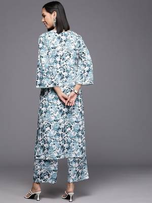 Women Floral Printed Regular Silk Crepe Kurta with Trousers 6