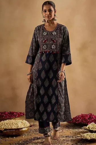 Women Ethnic Motifs Embroidered Panelled Mirror Work Pure Cotton Kurta