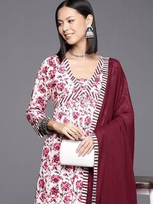 Women Printed Pure Cotton Kurta With Palazzos & Dupatta 2
