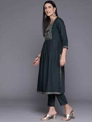 Women Ethnic Motifs Yoke Design Regular Sequinned Kurta with Trousers & Dupatta 6