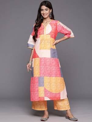 Women Printed Regular Kurta with Trousers 4