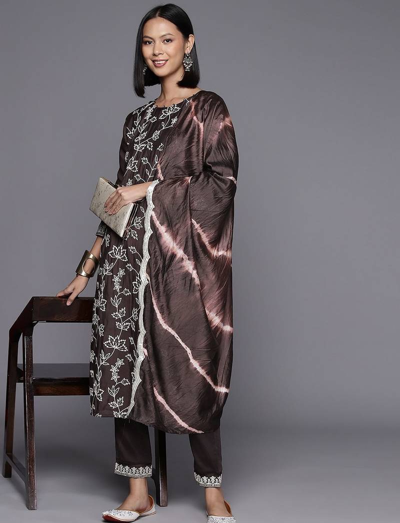 Floral Embroidered Regular Sequinned Chanderi Silk Kurta with Trousers & Dupatta