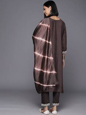 Floral Embroidered Regular Sequinned Chanderi Silk Kurta with Trousers & Dupatta 7