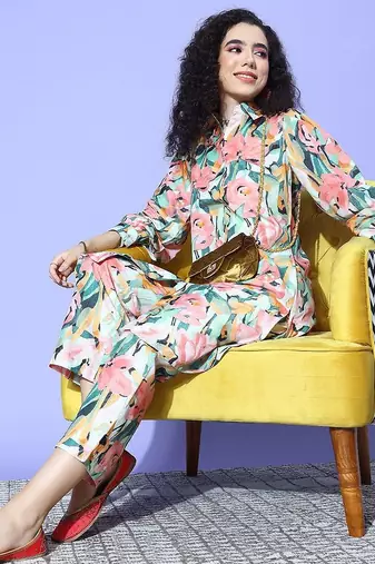Women Floral Printed Regular Kurta with Trousers