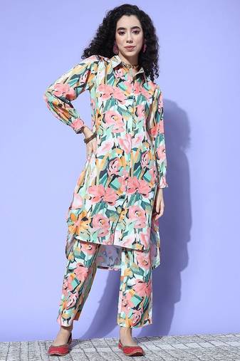 Women Floral Printed Regular Kurta with Trousers