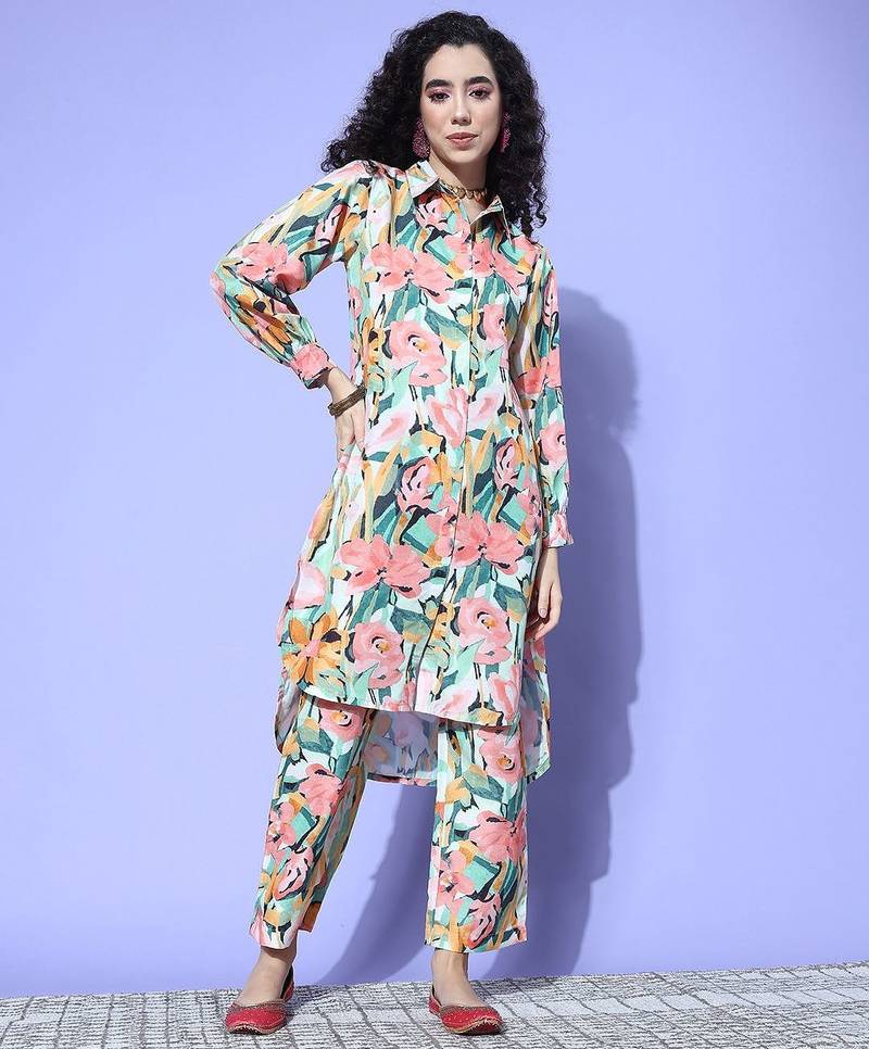 Women Floral Printed Regular Kurta with Trousers