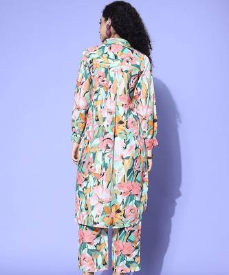 Women Floral Printed Regular Kurta with Trousers 5