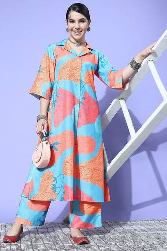 Women Printed Regular Kurta with Trousers