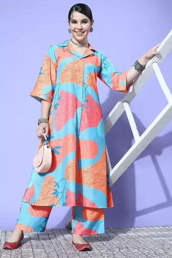 Women Printed Regular Kurta with Trousers