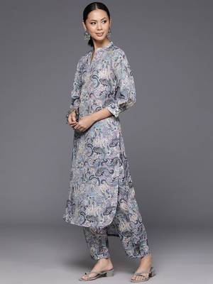 Women Paisley Printed Regular Kurta With Trousers 5