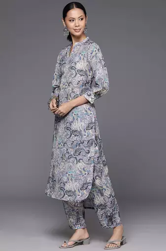 Women Paisley Printed Regular Kurta With Trousers