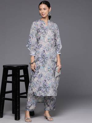 Women Paisley Printed Regular Kurta With Trousers 7