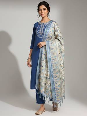 Women Ethnic Motifs Embroidered Regular Thread Work Kurta with Trousers & With Dupatta 3