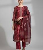 Women Ethnic Motifs Printed Regular Thread Work Kurta with Trousers & With Dupatta