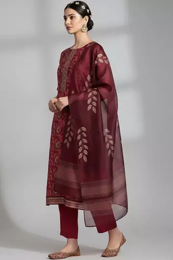 Women Ethnic Motifs Printed Regular Thread Work Kurta with Trousers & With Dupatta