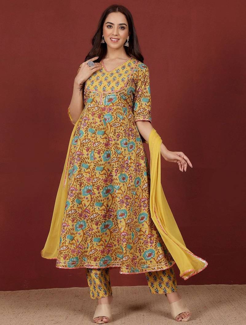 Women Floral Printed Regular Gotta Patti Pure Cotton Kurta, Trousers with Dupatta