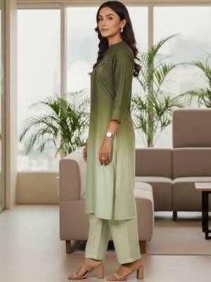 Women Ombre Dyed Regular Thread Work Kurta with Trousers 3